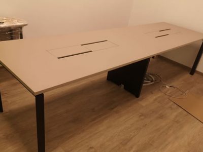 Coding Lab - DE Series Meeting Table (Built-in Wooden Cable Box)