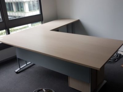 Data Bridge Centre -  L-Shaped Director's Desk