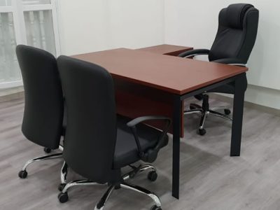 Yong Tai Holdings - DE Series Director's Desk