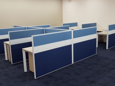 Verint - T40 Series Workstation with DE Table Legs