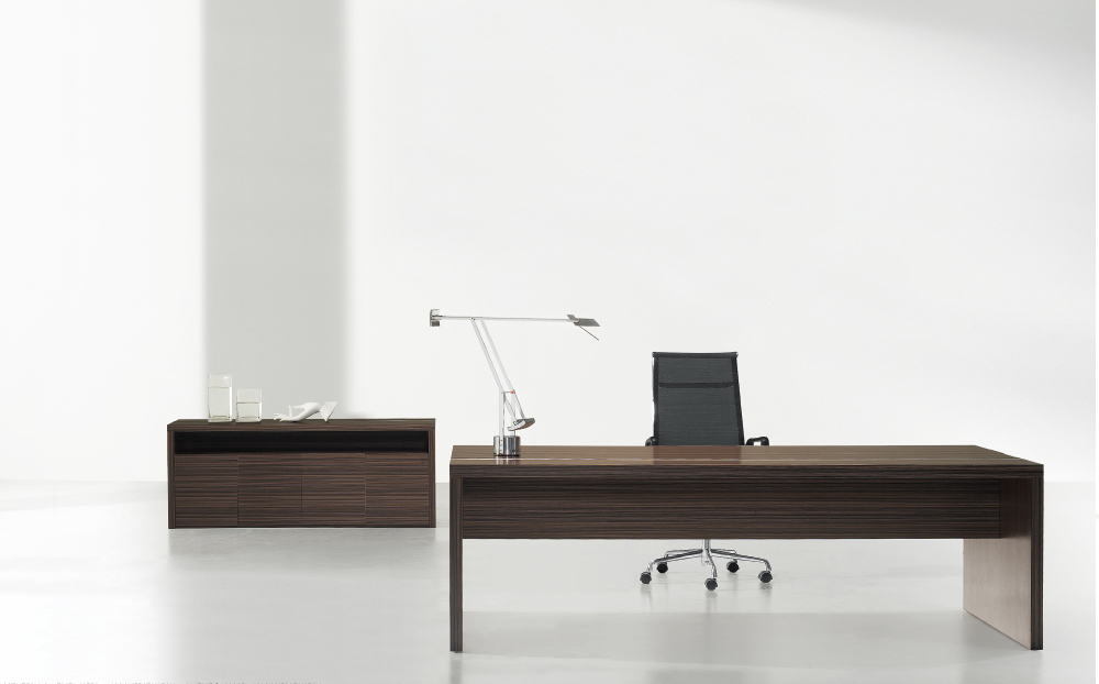 roma_directors-desk_1