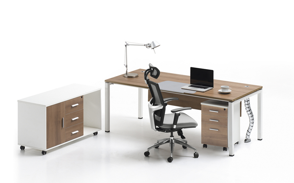 AL_Director's-Desk_1