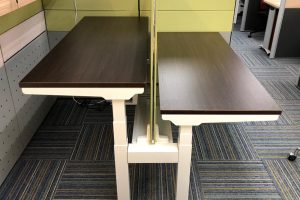 Height_adjustable_table_ErgoDesk_offitek